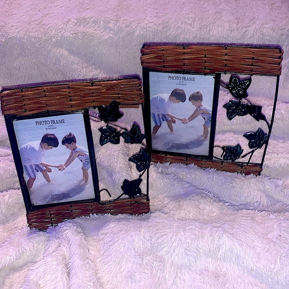 NEW (2) 3.5X5 PHOTO FRAMES - Picture 1 of 5